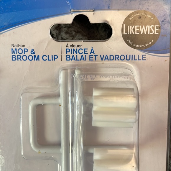 🎶 3 for $20! Utility hooks for your mops, brooms, and other tools Bundle Deal! - Picture 2 of 5